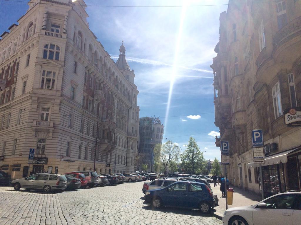 Historic Centre-Spacious Apartment Prága Kültér fotó