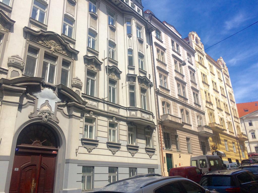 Historic Centre-Spacious Apartment Prága Kültér fotó